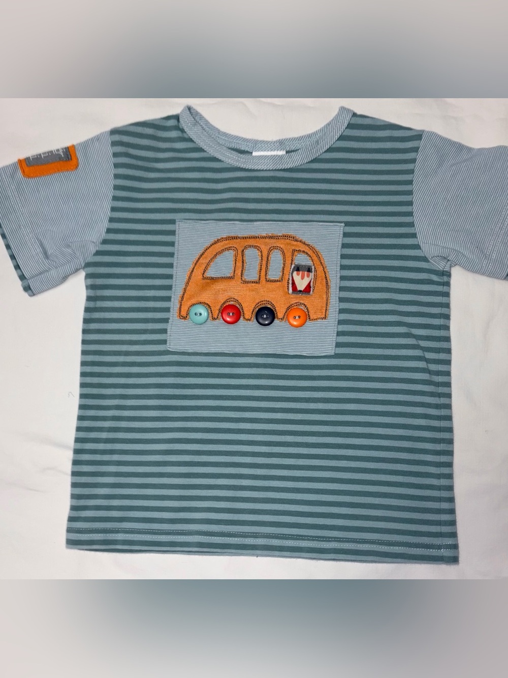 Boutique school bus tee shirt sz 3T EUC smoke free home